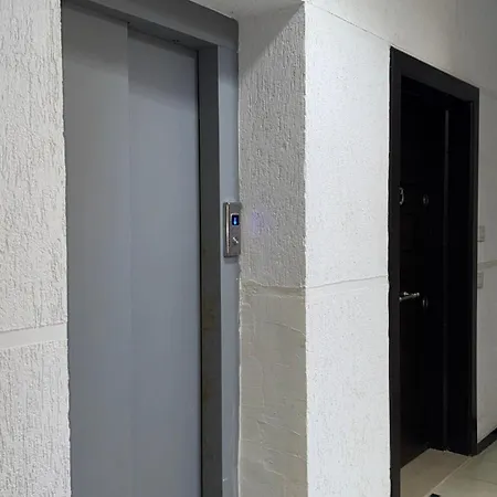 Appartamento Plarentina - Modern & Zentral Mit Balkon Und Meerblick Sarandë